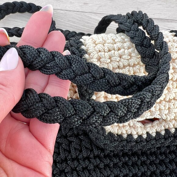 NEW Handmade Crochet Thermal Stitch Black & Cream Mini Backpack Purse Beaded - Picture 6 of 16